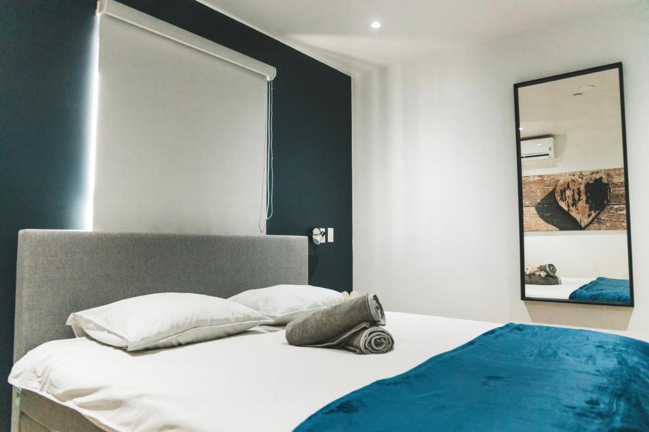 פאלם ביץ' Gray Door Apartments - Adults Only מראה חיצוני תמונה