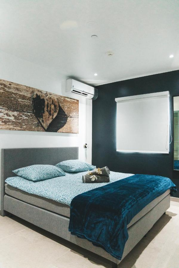 פאלם ביץ' Gray Door Apartments - Adults Only מראה חיצוני תמונה