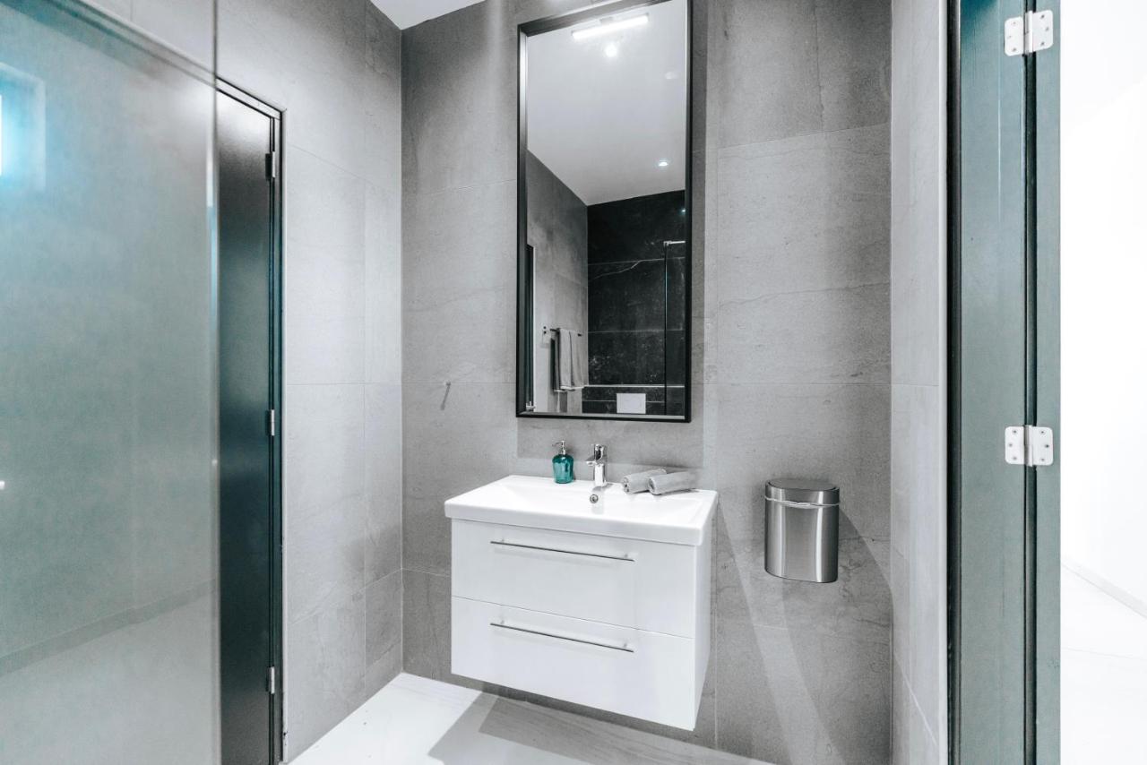 פאלם ביץ' Gray Door Apartments - Adults Only מראה חיצוני תמונה