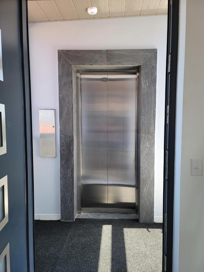 פאלם ביץ' Gray Door Apartments - Adults Only מראה חיצוני תמונה